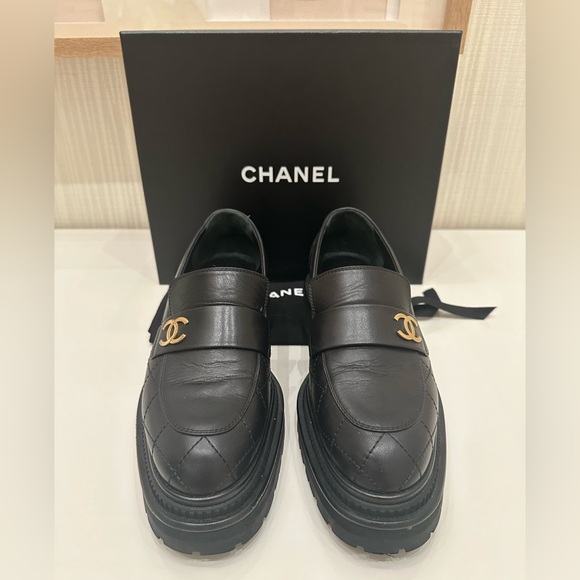 Chanel 23A CC Platform Loafers Black Quilted Leather size 38.5 - Picture 3 of 4